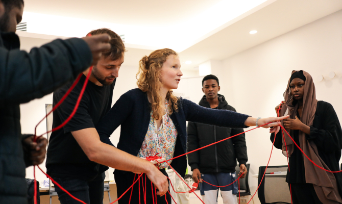 Jeunes en atelier à la mission locale de Paris